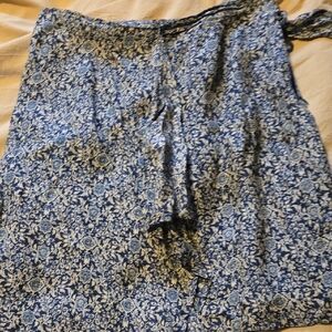 Valerie Stevens Blue Floral Women's Skorts